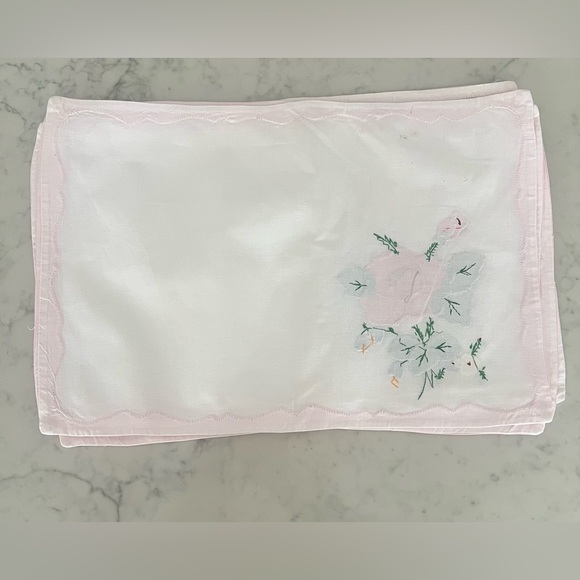 Woodward & Lothrop Handmade Floral Applique Flowers Placemats Vintage Set of 4 - Picture 6 of 6